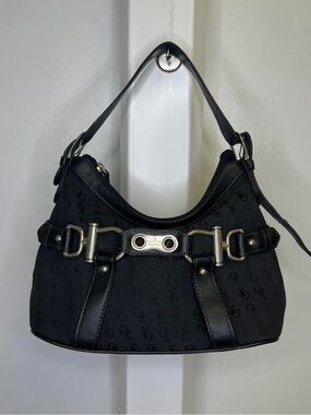 🐾Y2K grunge xoxo mini sized black purse🐾